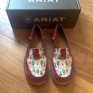 Ariat size 6B Cranberry Suede / Vintage Cowgirl Print Cruiser Slip-On Sneaker